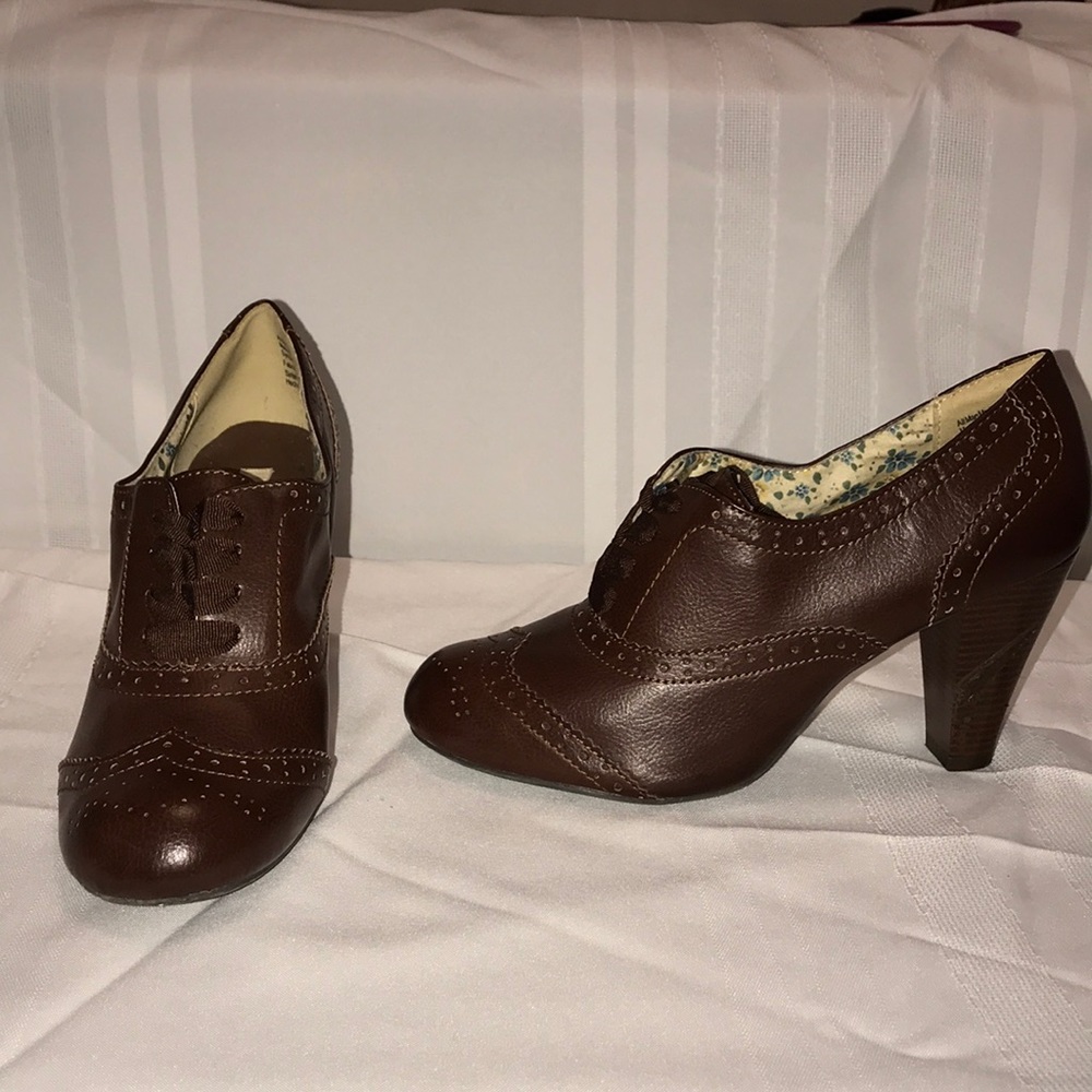 HEELS